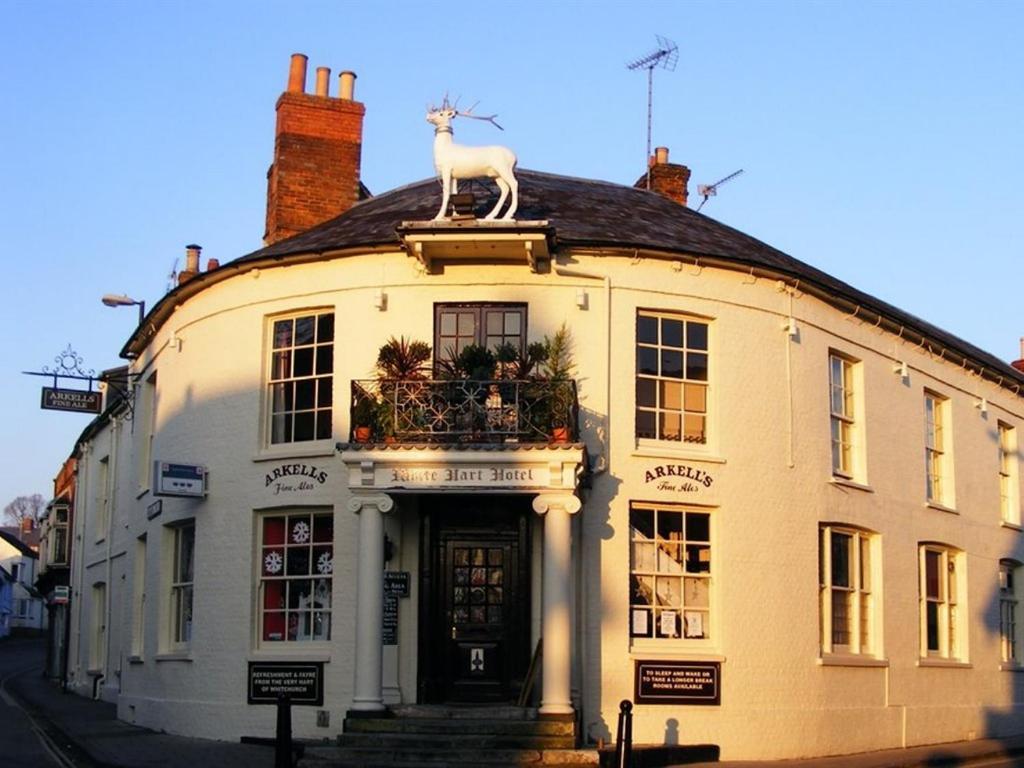 The White Hart Hotel Whitchurch  Екстериор снимка