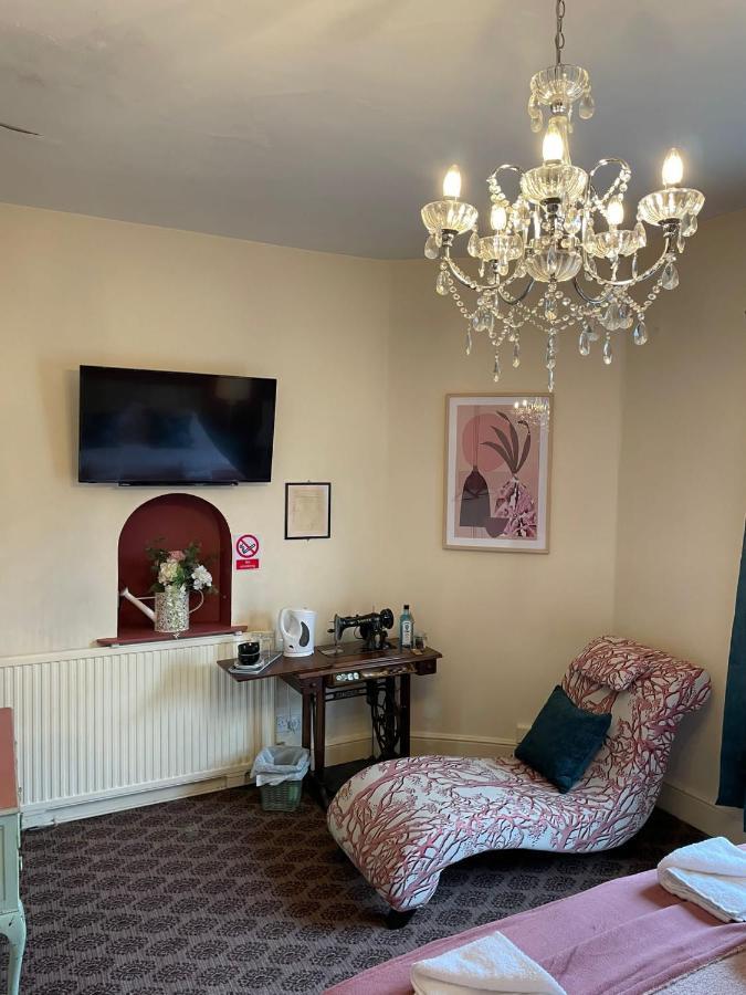 The White Hart Hotel Whitchurch  Екстериор снимка