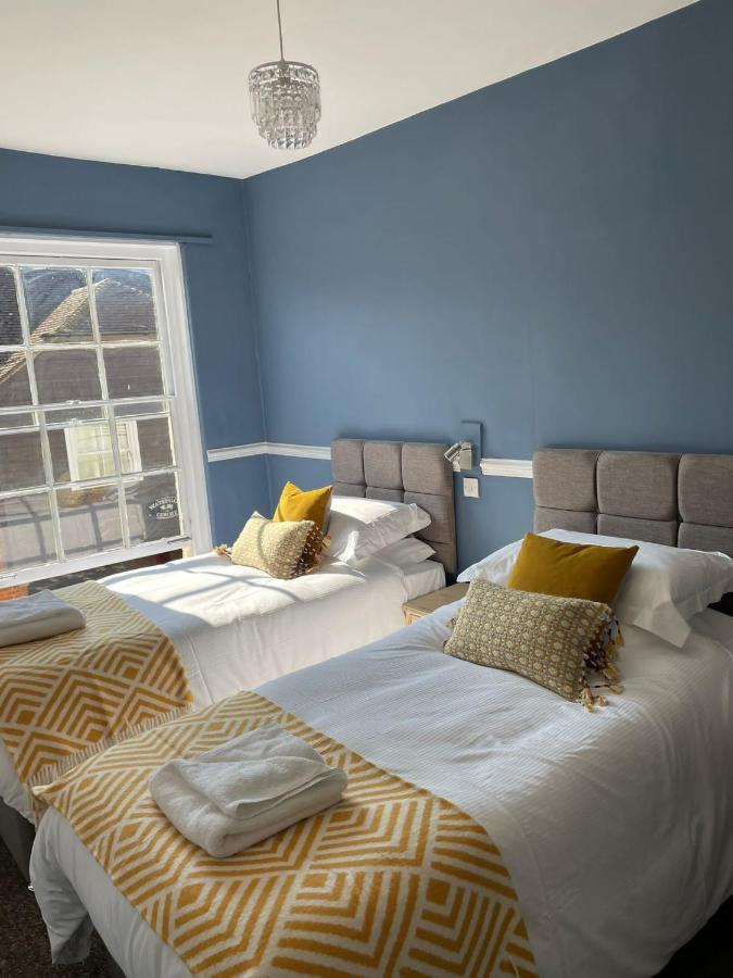 The White Hart Hotel Whitchurch  Екстериор снимка