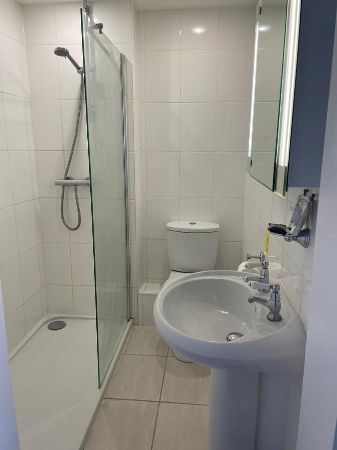 The White Hart Hotel Whitchurch  Екстериор снимка